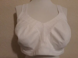 Playtex 40DD White #4699 No Wires Comfort Straps Soft Cup Bra Low Wear Clean - Picture 1 of 6