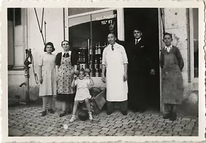 PHOTO ANCIENNE - VINTAGE SNAPSHOT- ÉPICIER ÉPICERIE MAGASIN VITRINE DRÔLE - SHOP - Foto 1 di 1