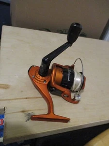 Shakespeare Amphibian AMPH30-O Spinning Fishing Reel VERY LITE USE - Picture 1 of 3