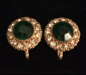 *VINTAGE* Estate Cut/Faceted Emerald Colored & CZ Gold Tone Screw On Earrings - Picture 1 of 4