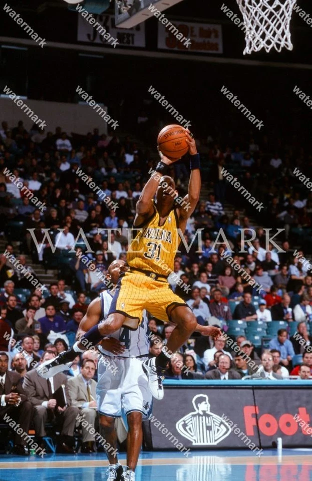 EI233 Reggie Miller Indiana Pacers 8x10 11x14 16x20 24x36 Photo - Image 1 of 1