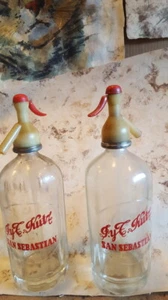 CERVEZAS EL LEON dos SIFONES antiguos Juan Teodoro Kutz coleccion SAN SEBASTIAN - Imagen 1 de 8