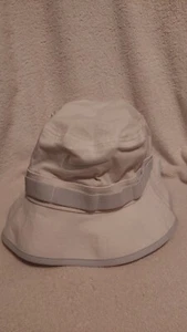 Nike Dri-Fit Boonie Bucket Hat Adult Unisex Sz M - L White/Gray DM3329-100 NWT - Picture 1 of 3