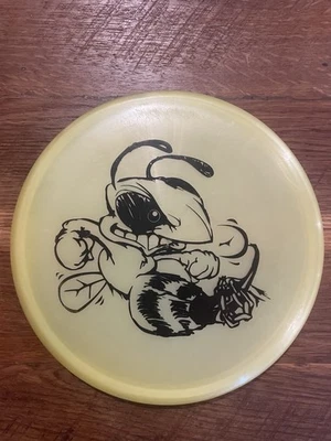 Discraft Z Buzzz Big Bee Used Midrange Disc 174 Grams Yellow - Image 1 of 4