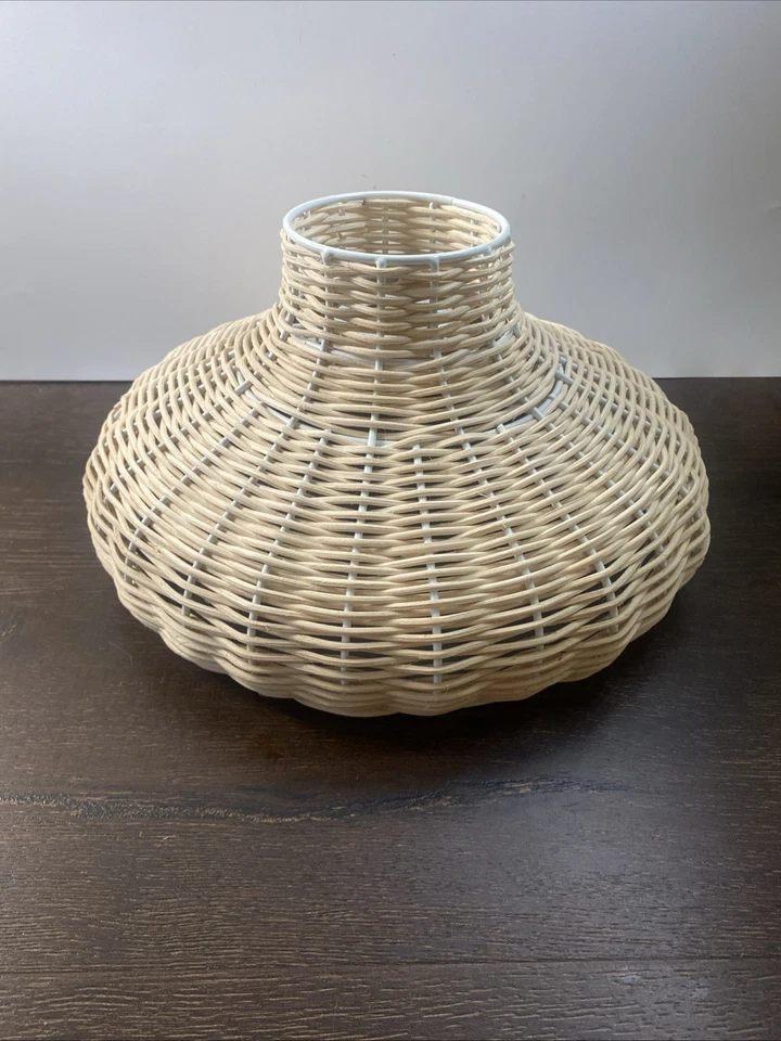 Lámpara colgante de mimbre ratán con forma de hongo base 11,5 Foto 1 de 4