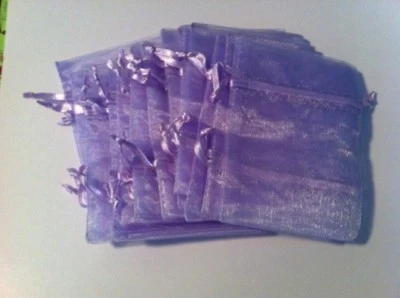30 bolsas de regalo de organza púrpura con cordón de 3x4" Foto 1 de 2