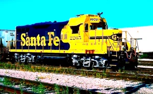 KODACHROME SLIDE ATSF GP-9 #2265 MURRAY YARD NORTH KANSAS CITY, MO AUGUST 1999 - Picture 1 of 1