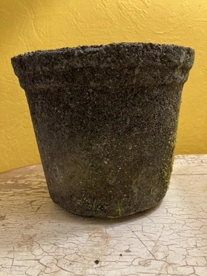 Maceta vintage de cemento fundido Foto 1 de 4