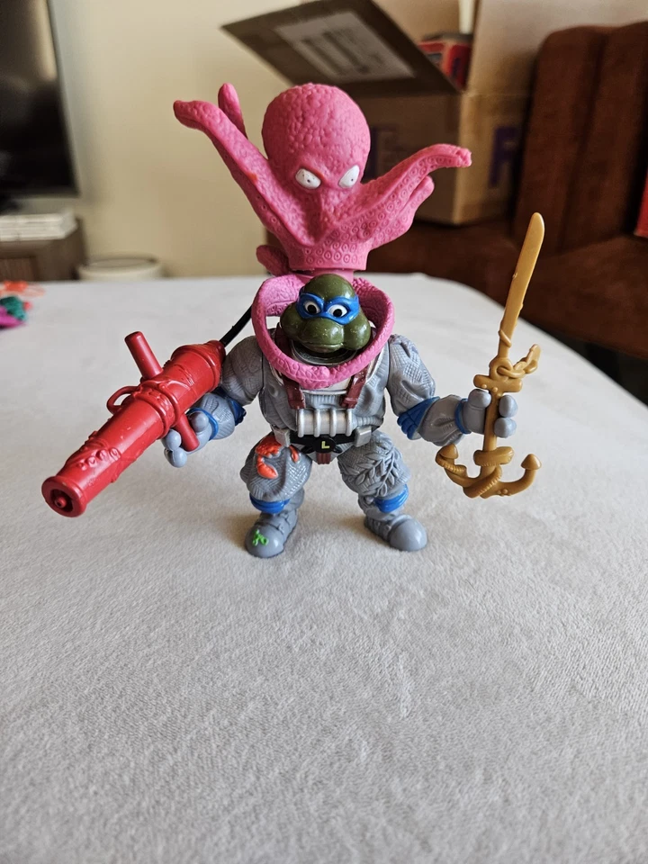 1995 TMNT NINJA TURTLE ADVENTURES DEEP SEA DIVER LEO ACTION FIGURE OCTOPUS SWORD - Image 1 of 4