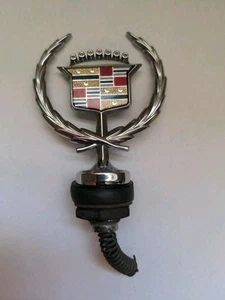 Conjunto base redonda emblema adorno capó cadillac vintage 1614464/50264 - Imagen 1 de 13