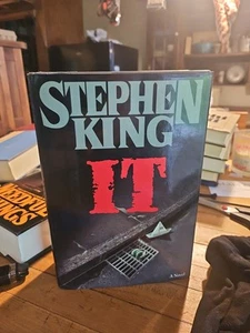 Stephen King IT Hardcover mit Schutzumschlag 1986 Fourth Print Viking Press - Bild 1 von 9