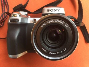 Sony Cyber-Shot DSC-H1 Super SteadyShot 5.1megapixels + Wide Conversor Lens X0,7 - Picture 1 of 11
