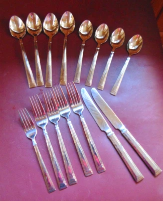 15 piezas cubiertos de acero inoxidable Martha Stewart "Skyline" 8 cucharas 5 tenedores 2 cuchillos Foto 1 de 4