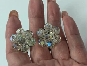 Pendientes de clip vintage de color plateado aurora boreal con cuentas de cristal flor - Imagen 1 de 6