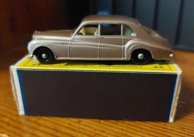 Vintage 1960s *MINT* Matchbox Rolls-Royce Phantom V No. 44 Original Box - Image 1 of 4