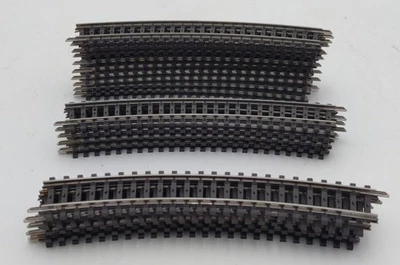 Marklin 2232 HO 16-3/4 42.5cm, 22-Degree, 30' Radius Curve K Track Sections (20) - Image 1 of 3