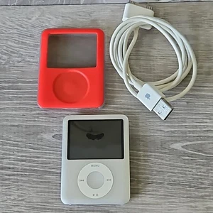 Apple iPod Nano 3rd Generation 4GB  A1236 Silver Tested bundle w/cable FLAWS - Picture 1 of 7