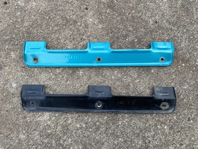 97-01 JEEP CHEROKEE XJ PARACHOQUES TRASERO TAPA SOPORTES IZQUIERDA Y DERECHA OEM Foto 1 de 2