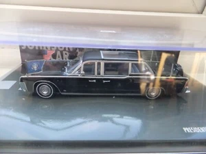 Minichamps 1964 Lincoln Continental model car 1/43 scale - Picture 1 of 1