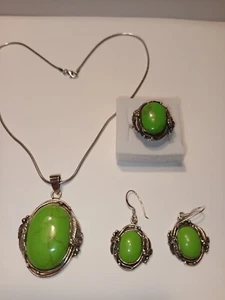 Set Kette mit Anhänger Ring Ohrringe Silber 925 grüne Jade Indianer Design Punze - Bild 1 von 20