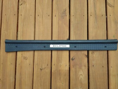 Mitsubishi Eclipse 1990-1994 OEM PLACA DE UMBRAL DE PUERTA PANEL DE MOLDURA LADO DEL CONDUCTOR IZQUIERDO Foto 1 de 4