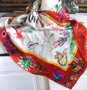 CARRE DE SOIE FOULARD IMPRESSION FLEURS BORDURE ROUGE - Picture 1 of 4