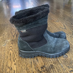 naturalizer winter boots wide width
