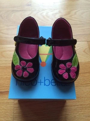Nico Bella Nico+bella Hecho en Italia Mary Jane Zapatos Negros Niñas Pequeñas. Talla 22. Foto 1 de 4