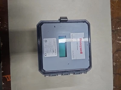 Honeywell Programmable Thermostat Kit E50-208800-R01KIT - Image 1 of 4