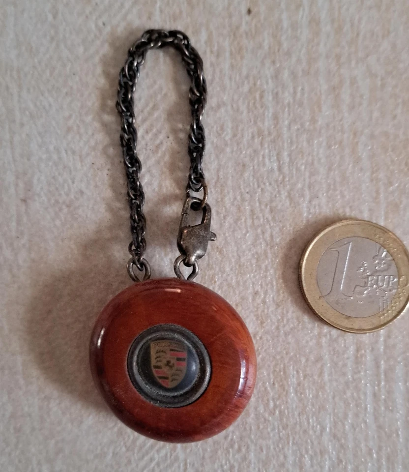 PORTACHIAVI LEGNO CON CATENINA ARGENTO PORSCHE ANNI 80/90 - Immagine 1 di 1