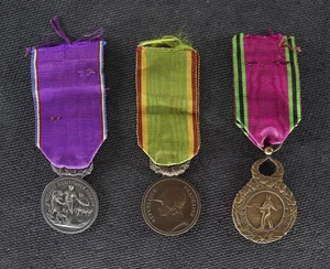 Französische Gesellschaft Medaillen Lot (3): Devouement National; Ermutigung; au Bien 1936 - Bild 1 von 8