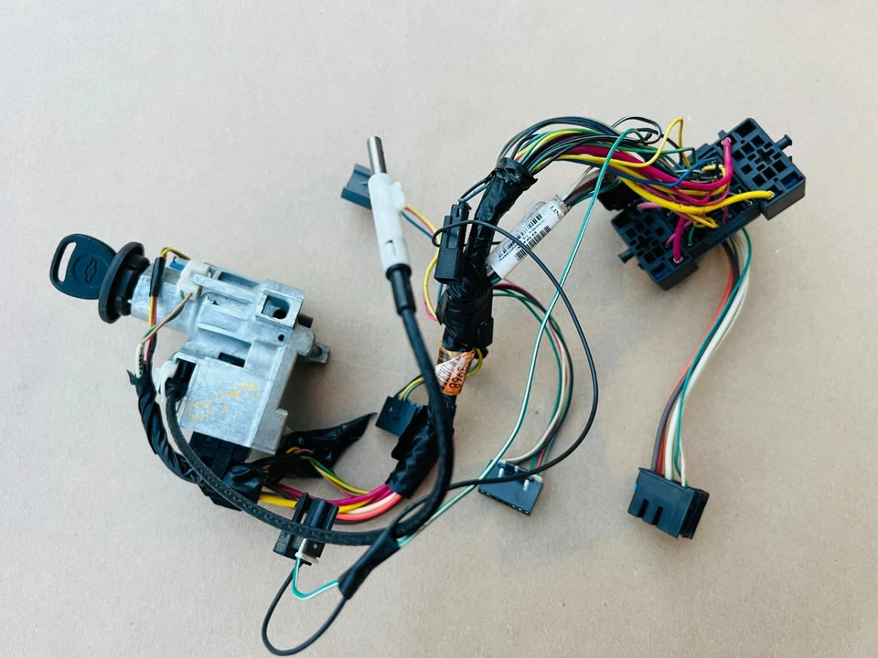 Chevrolet Silverado 1500 2007 clásico V8 interruptor de encendido bloqueo con llave OEM 26070075 Foto 1 de 4