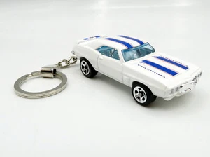 Schlüsselanhänger 1969 '69 Pontiac Firebird T/A weiß Auto selten 1:64 Diecast Key Ring - Bild 1 von 4