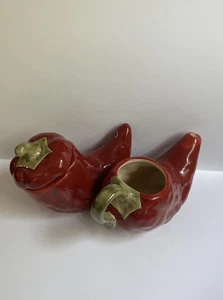 Set Of 2 Chili Peppers Red Green Ceramic Sugar Bowl & Tea Pot / Creamer - Picture 1 of 4