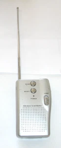 Fm Auto Scan Radio W/ Built in light-Free Battery's-Completely Tested WORKS EXC. - Picture 1 of 8