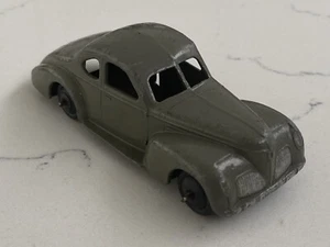 DINKY 39F STUDEBAKER COUPE, GREY , BLACK RIDGED HUBS, PLAYED WITH CONDITION. - Picture 1 of 10