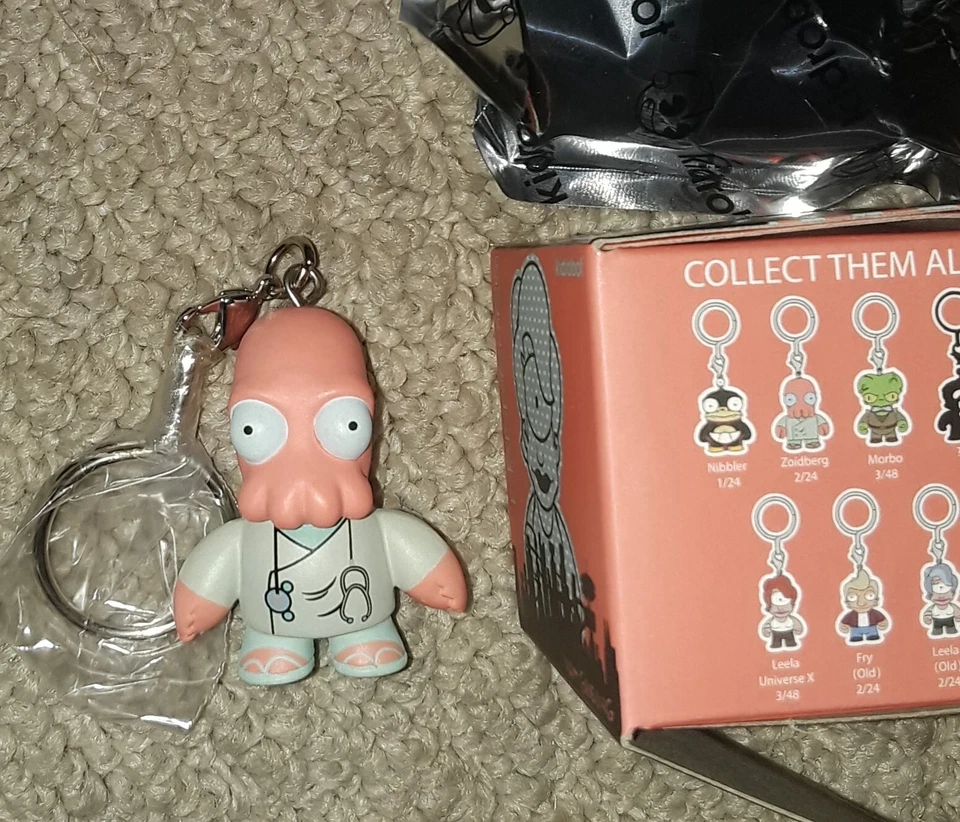 Kidrobot Futurama Zoidberg 乙烯基玩具钥匙链 Universe X2 — 第 1/1 张图片