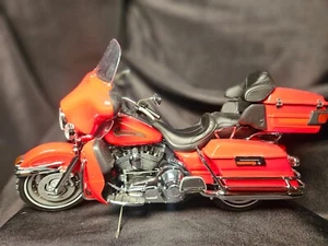 Franklin Mint Harley 2004 Ultra Classic Firefighters 1:10 Scale Inv. #4737 - Picture 1 of 5