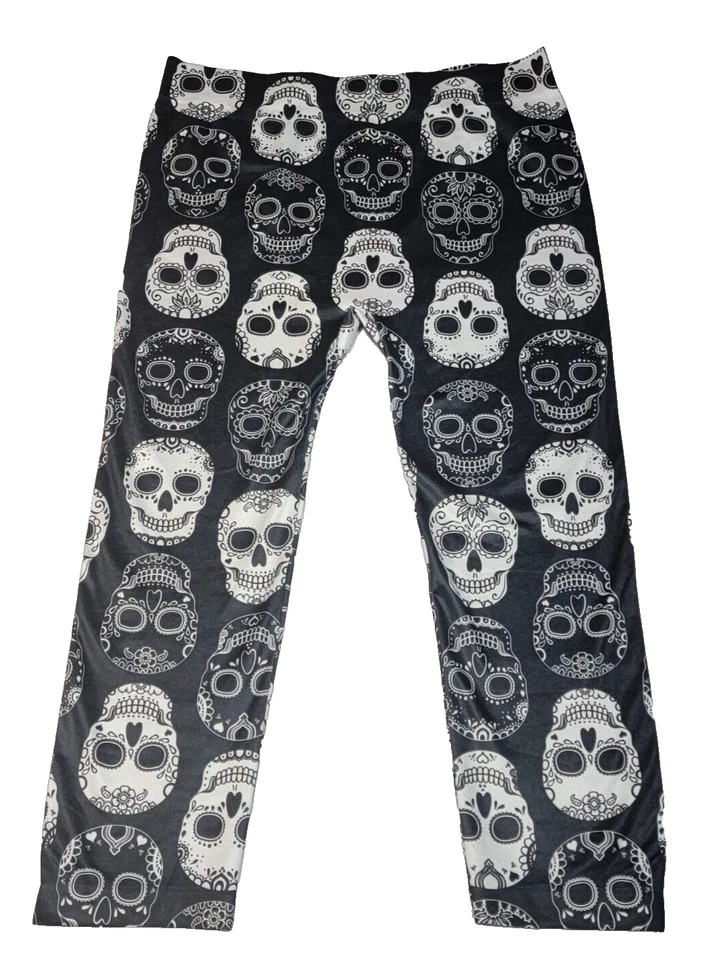 Leggings Cortos Capri Góticos No Boundaries Talla XL Calavera de Azúcar Blanco y Negro Usados en Excelente Condición Foto 1 de 4