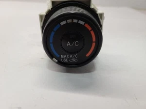 09 10 PONTIAC VIBE TEMPERATURE CONTROL MAIN 19204135 - Picture 1 of 12