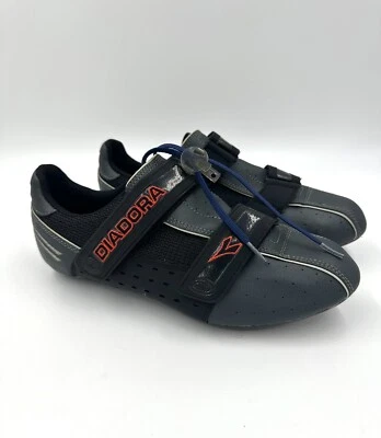 Diadora negro y gris oscuro, zapatillas de ciclismo. Hombre 9,5 (43 euros) Foto 1 de 4