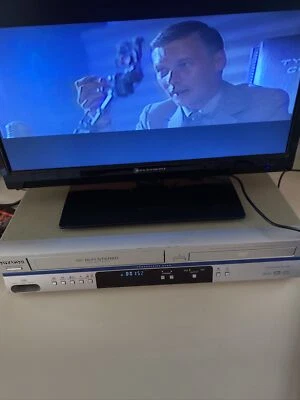 Combo reproductor de DVD/reproductor de VCR Hitachi DV-PF74U, probado completamente funcionando Foto 1 de 4