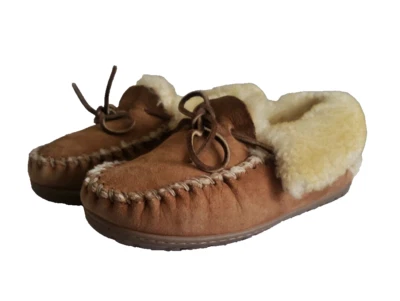 Chinelos aconchegantes LL Bean Wicked Good Mocassins pele de cordeiro shearling camurça marrom tamanho 8 - Imagem 1 de 4
