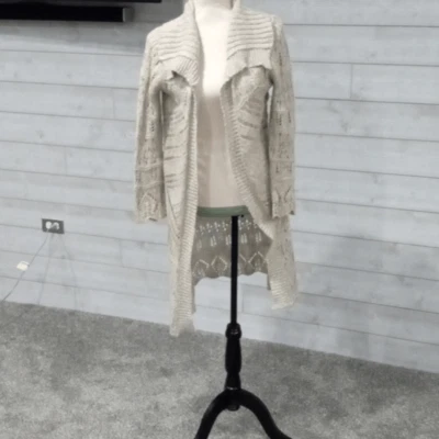 Cárdigan American Rag manga larga frente abierto con mangas de crochet y parte inferior Foto 1 de 4