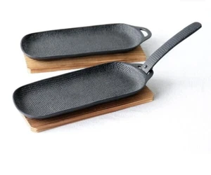 Oigen Nambu Tekki Ironware Grill Plate Slim Set of 2 w/Wooden Board & Handle - Picture 1 of 10