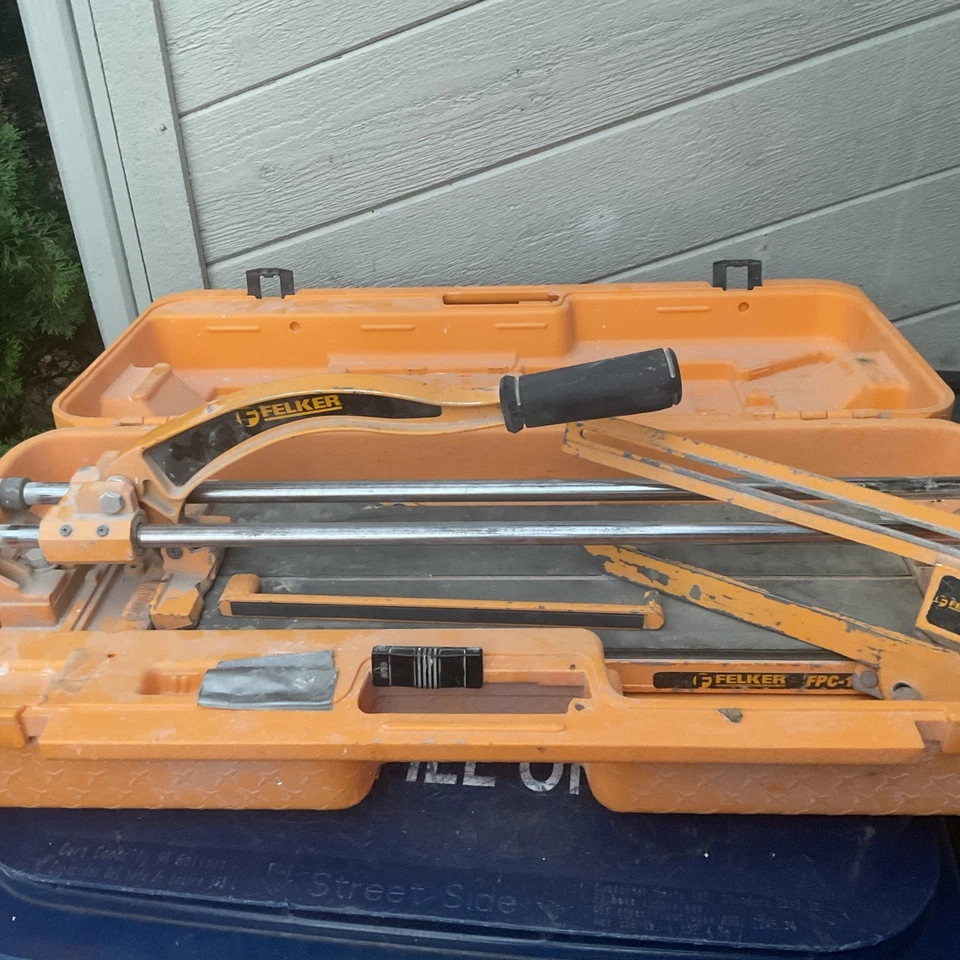 Cortadora de azulejos Felker FPC-19 usada Foto 1 de 4