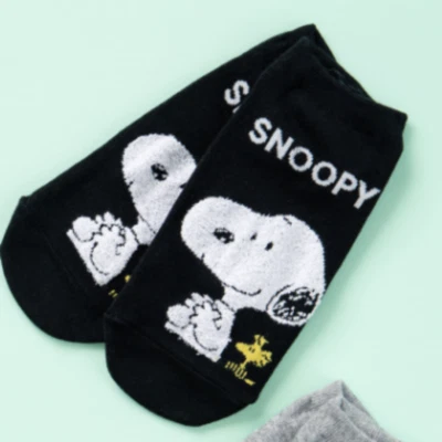 Calcetines deportivos negros Peanuts Snoopy talla 5 cm * 20 cm 1 par para hombres y mujeres y niños y adolescentes Foto 1 de 2