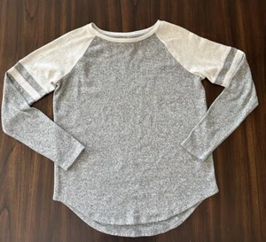 Kohl’s Women’s/Juniors Sweater Size S - Picture 1 of 9