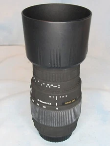 Sigma 70-300mm f 1:4-5.6 DG Canon EOS Mount Zoom Lens With 2 Caps - Picture 1 of 9