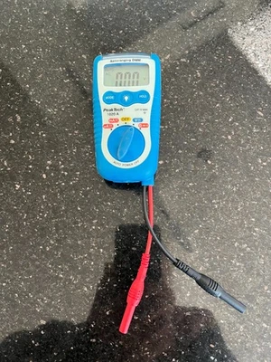 PeakTech 1020 A – Spannungsmesser  LED-Lampe, Handmultimeter, Data-Hold, Digital - Bild 1 von 4